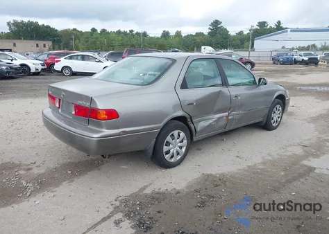 2000 Toyota Camry Le from USA, damaged, VIN 4T1BG22K7YU654850